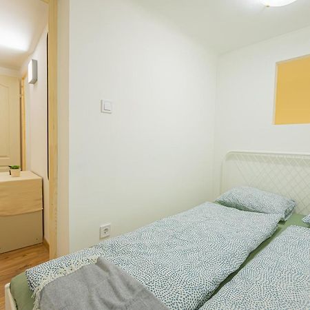 2 Bedroom Apartment In The Dob Street, Emerald Budapest Exterior photo