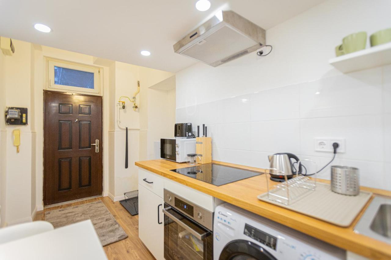 2 Bedroom Apartment In The Dob Street, Emerald Budapest Exterior photo